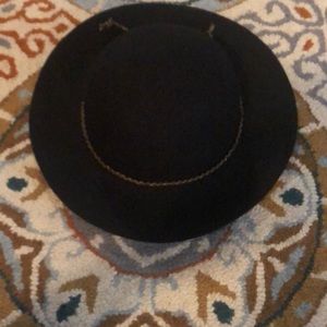 ADORA BRIMMED FELT HAT WITH BRONZE BRAIDED BAND